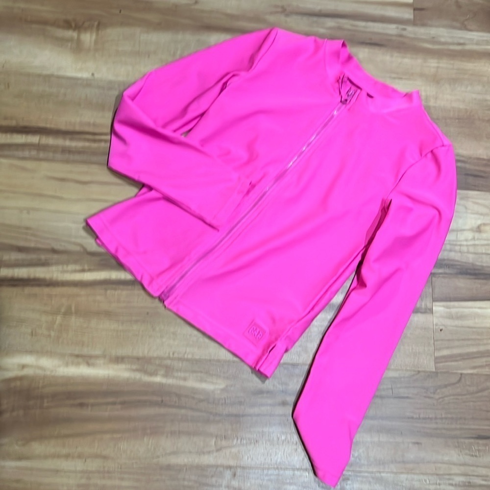 Girls’ Gap Rash Guard. Size 8/Medium.​​​​​​